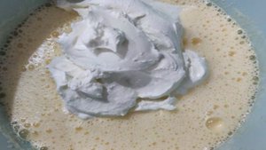 Творожная запеканка с изюмом