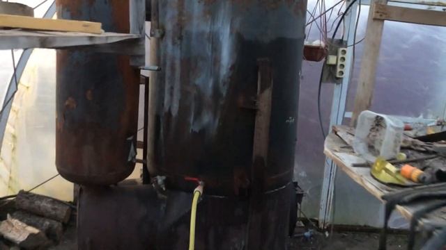 Потужний вентилятор для теплиці в кінці відео. Буде те