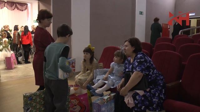 Новогодние чудеса случаются смотреть онлайн