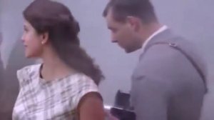 ВСЁ БЛИЖЕ ГУБ ТВОИХ ИЗГИБ