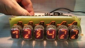 часы на индикаторах ИВ-19 ИВ-20  watch fornumitron  indicators of IV-19 IV-20