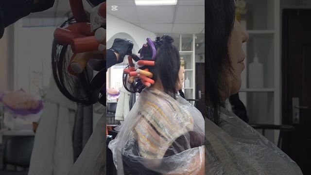 Химическая завивка волос на бумеранги смотреть онлайн