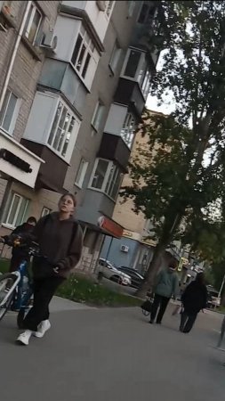 велосипедистка