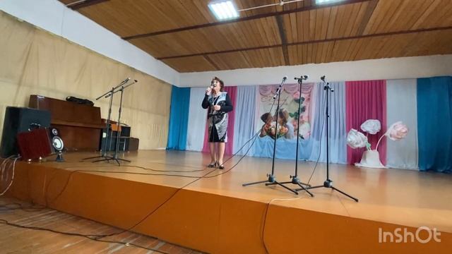 Решительно обрезала волосы и пошла на концерт. смотреть онлайн