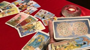 Оба молчим, что будет дальше с загаданным  мужчиной / Гадание Таро