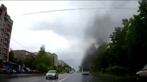 Впереди горит Владимирский автобус
