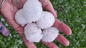 Град ранил 11 человек на фестивале в Германии