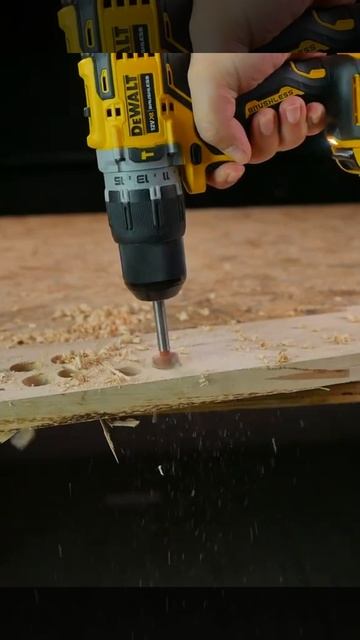 Шуруповерт DeWalt в Действии: Тест Мощности и Надежности!