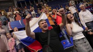 Тысячи болельщиков следили за матчем женских сборных России и Сербии по волейболу