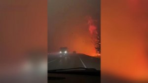 В пригороде Читы мощный природный пожар вплотную подступил к жилым постройкам