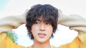 Джин дал новые откровения о BTS и предостерег фанаток