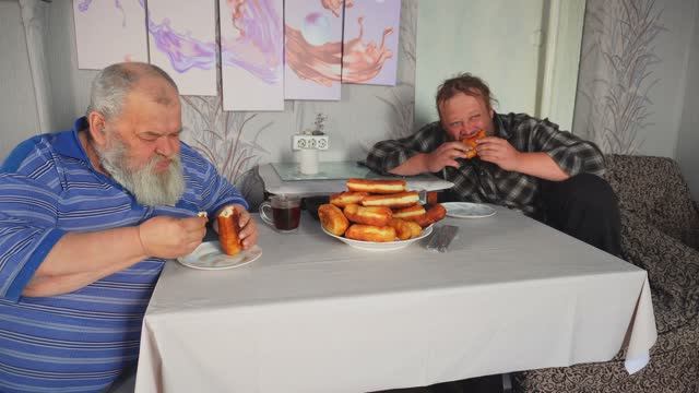 ЕДИМ ВКУСНЫЕ ПИРОГИ С РЫБОЙ И РИСОМ Пытаюсь восстановить сладкий перец Читаю комментарии зрителей