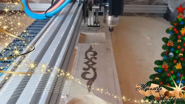 Подарите радость с вязанными игрушками и деревянными сувенирами от наших мастеров.