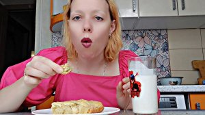 Пирог с яблоками 🍎 и кефир | Мукбанг