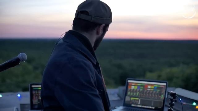 Viken Arman live @ Belvédère des Caillettes in Nibelle, France for Cercle смотреть онлайн