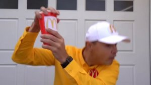 Мистер Макс Макс и Катя играют в магазин мороженого