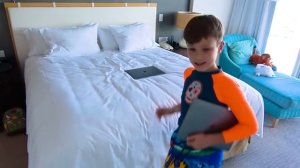 Мистер Макс Макс искупал папин MacBook Pro в воде