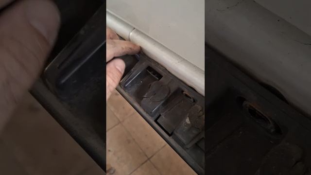 Dacia Duster Как снять боковой молдинг ЛЕГКО! #ремонтавто #а? смотреть онлайн