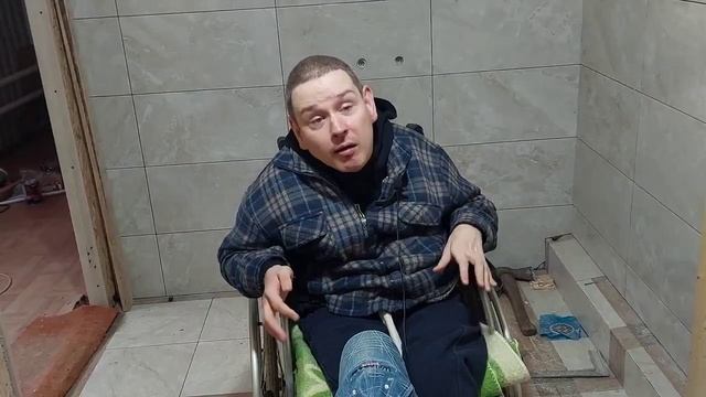 Выложили плитку и покрасили трубы