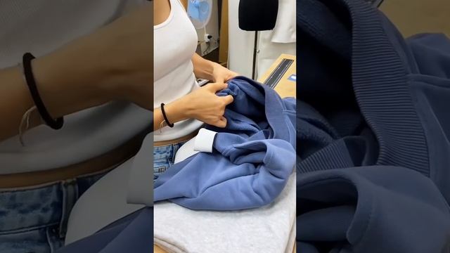 Она ВПЕРВЫЕ за швейной машинкой! И, о чудо!!!🫣