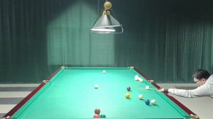 бильярд колхоз с цветными шарами.