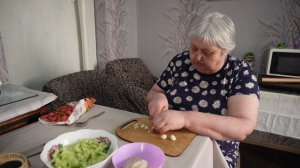 Что готовит мама что будем кушать всей семьёй ПОДВАЛ ИЛЬИЧА вкусный салатик