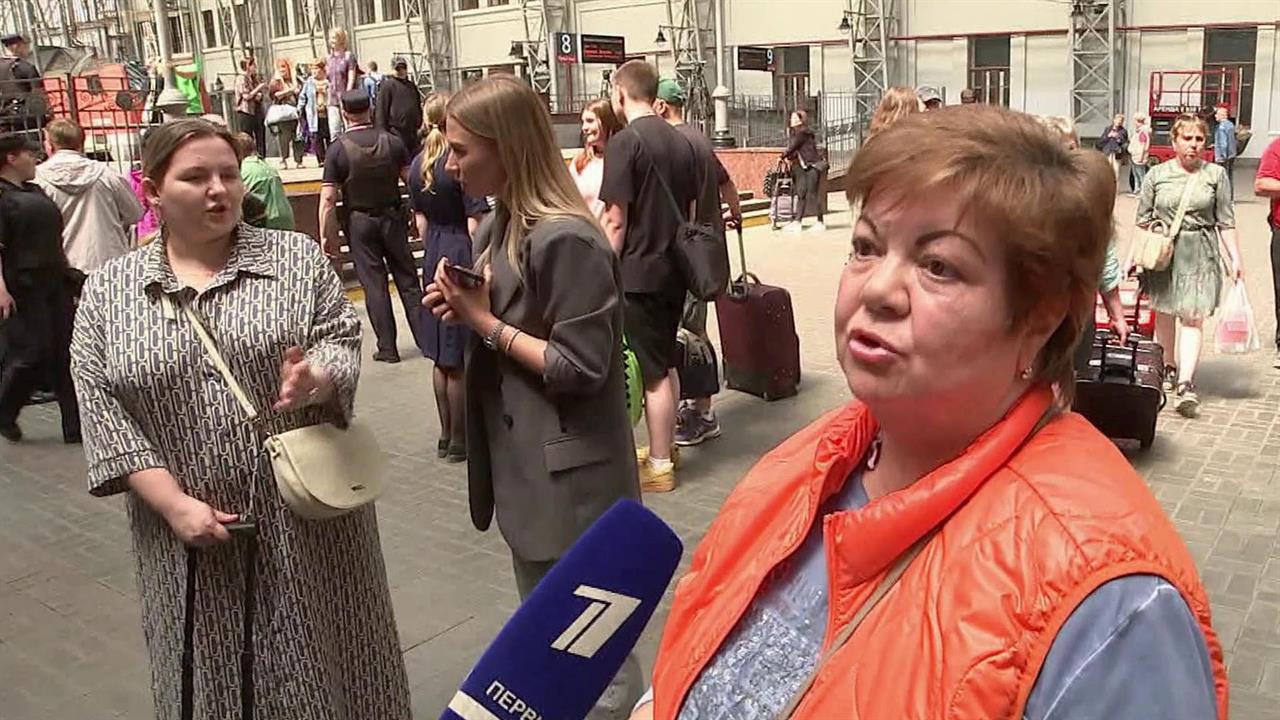 В столицу прибыли пассажиры поезда Климов - Москва, потерпевшего крушение в Брянской области
