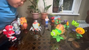 Игра с игрушками Зомби против растений #зомбивмайнкра