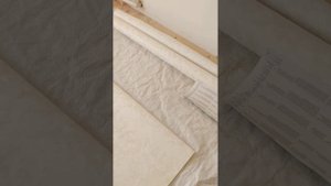 экономный вариант клеить обои. без подгона.