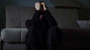 Психолог объяснила желание избавиться от вещей при депрессии