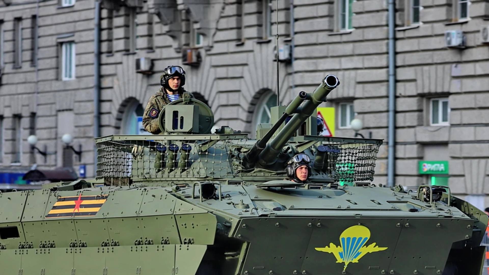 Бронетехника Парада Победы 9 мая 2025.  Москва. ч1. Танки, БМП, БТР