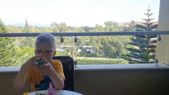 Трансботы Lingvo Zoo. Дима собирает трансботы K, L, M, N.
