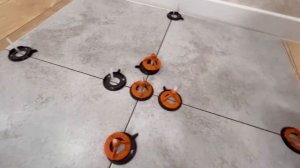 Укладка плитки в ванной с ROTORFIX