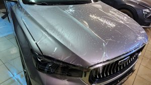 Geely Monjaro - забронировали прозрачной полиуретановой плёнкой капот, фары, часть крыши