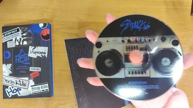 РАСПАКОВКА альбома Stray kids - HOP Limited ver. SKZHOP HIPTAPE смотреть онлайн