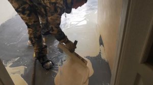 Эпоксидный наливной пол под мрамор поверх плитки