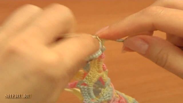 Ажурная косынка из мотивов Урок 13 часть 2 из 3 Häkel смотреть онлайн