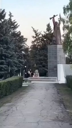 В Саратовской области табор цыган надругался над Вечным огнем