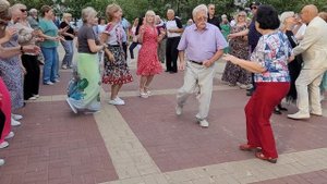 А я иду знакомой улицей... 31.05.25...