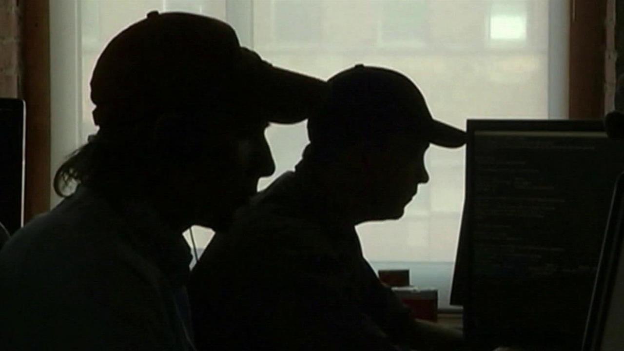 С сегодняшнего дня Росфинмониторинг начинает блокировать сомнительные переводы граждан