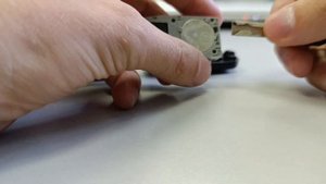 Как заменить батарейку в автомобильном ключе?! Ответ н