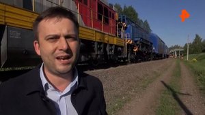 Восстановительный поезд начал расчищать ж/д пути после обрушения виадука в Брянской области.
