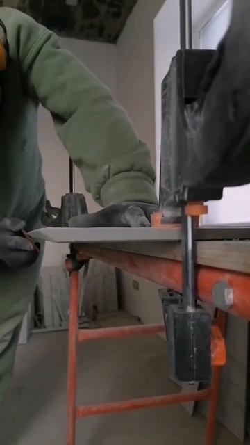 Запил плитки под лезвие🔥 #shorts #плиточник #tiler #ремонтк? смотреть онлайн