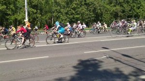 День 1000 велосипедистов 1 июня 2025 уфа проспект спорт новости люди велосипеды много народа