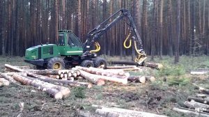 Харвестер джон Дир1070D