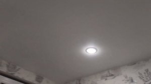 Покраска натяжного потолка. Пожелтел после кальяна.