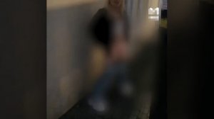 Треш-блогерша справила малую нужду на свой российский паспорт !!!
