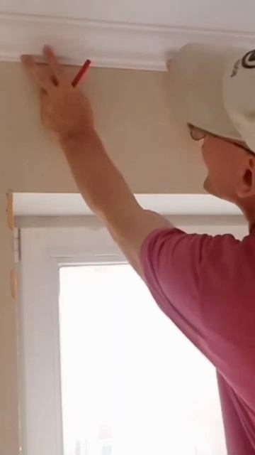 Урок для новичков. Монтаж Потолочного плинтуса. смотреть онлайн