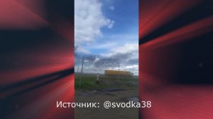Момент вылета дронов из фуры в Иркутской области снял местный житель