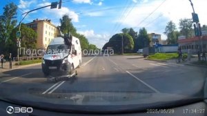 Скорая сбила курьера на пешеходном переходе в Вологде